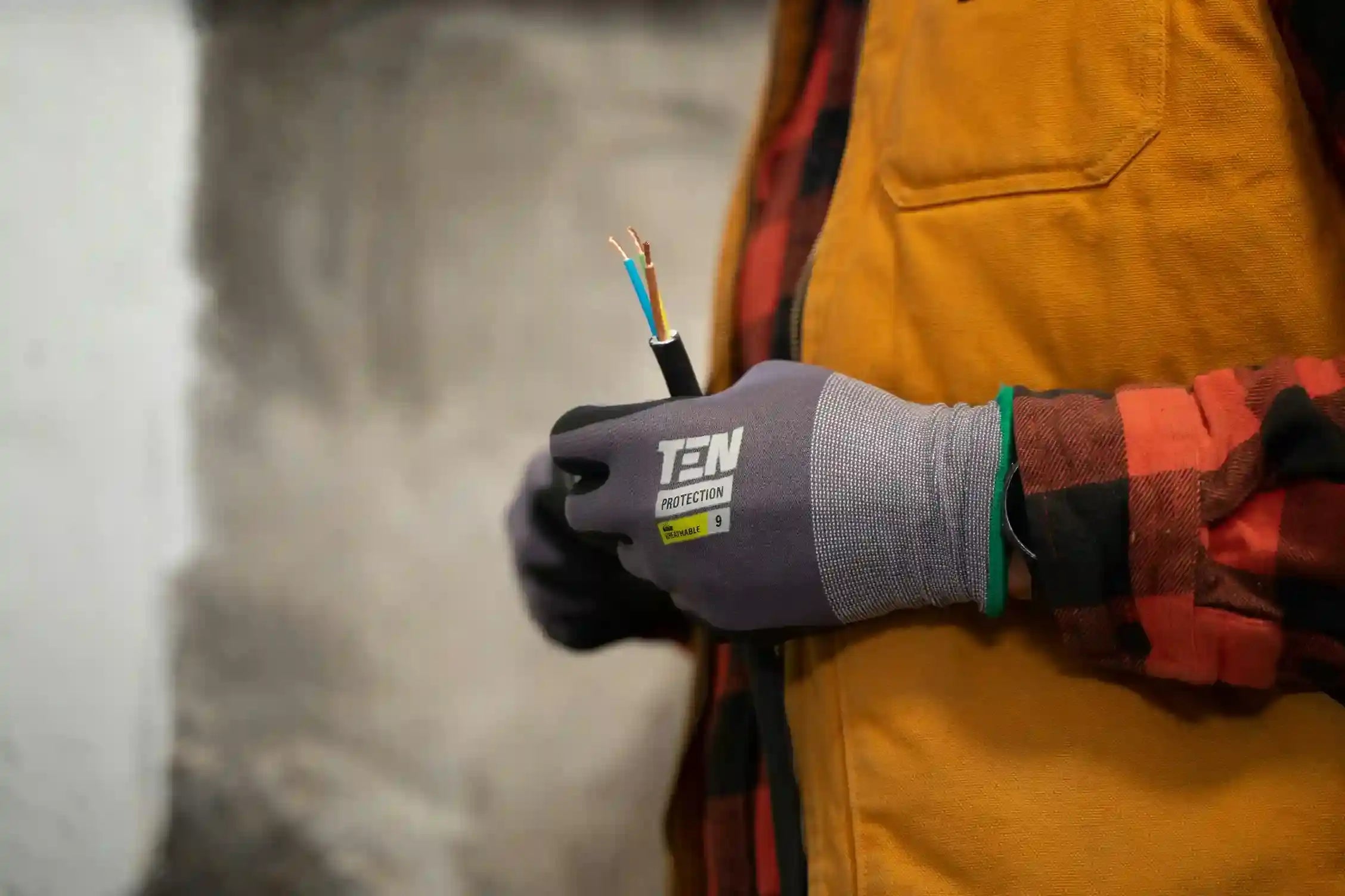 Mise aux Normes Électriques NF C 15-100 : Rénovation Complète et Sécurisée - Renobat