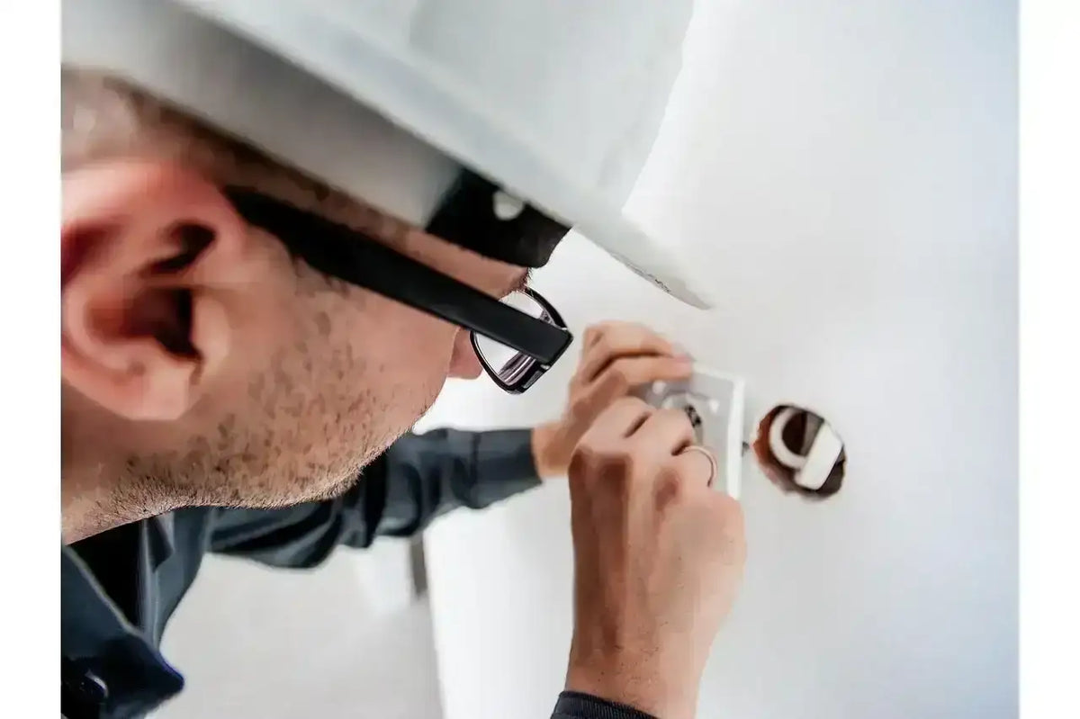 Dépannage électricien Courbevoie - intervention rapide urgence